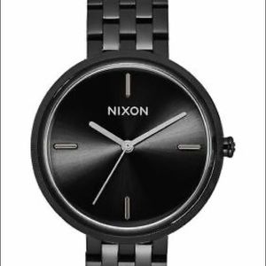 NIXON- Rosé all day, The Vix Watch in all black